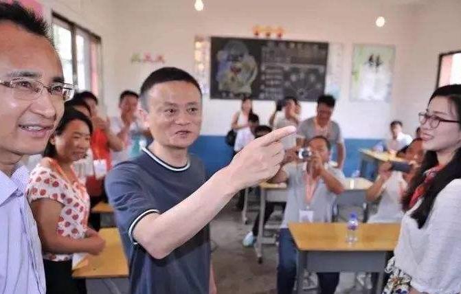 贫困女孩给马云寄老母鸡,山区女孩为马云寄鸡