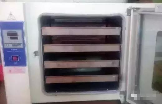 原来这些石头都是烤箱里做出来的,各种各样的石头做法