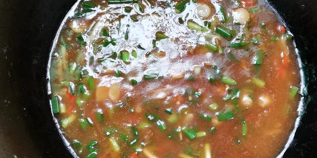 红烧鱼的家常做法红烧草鱼加豆腐,二十斤大草鱼柴火红烧鱼的做法