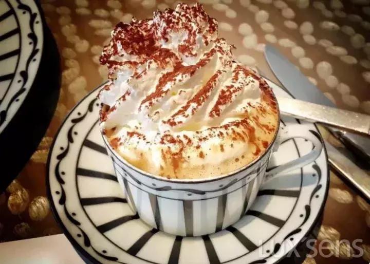 chanel价格直逼爱马仕,chanel香奈儿包包官网价格