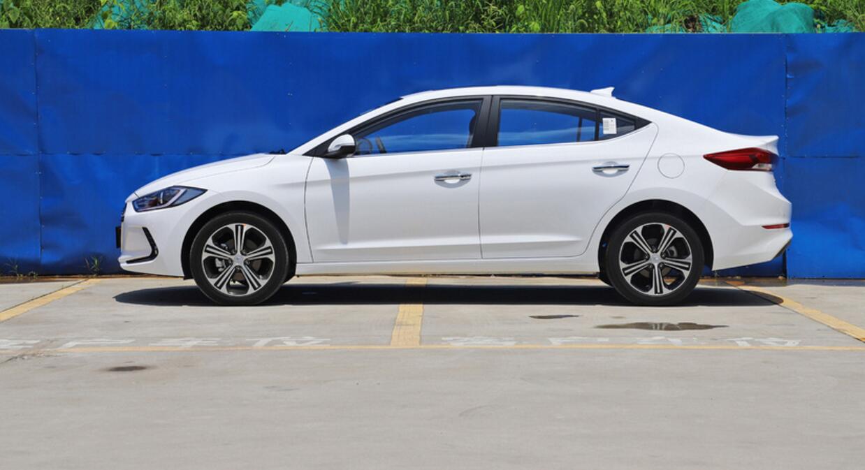 吉利帝豪与丰田卡罗拉动力哪个强,吉利帝豪和卡罗拉哪个值得入手