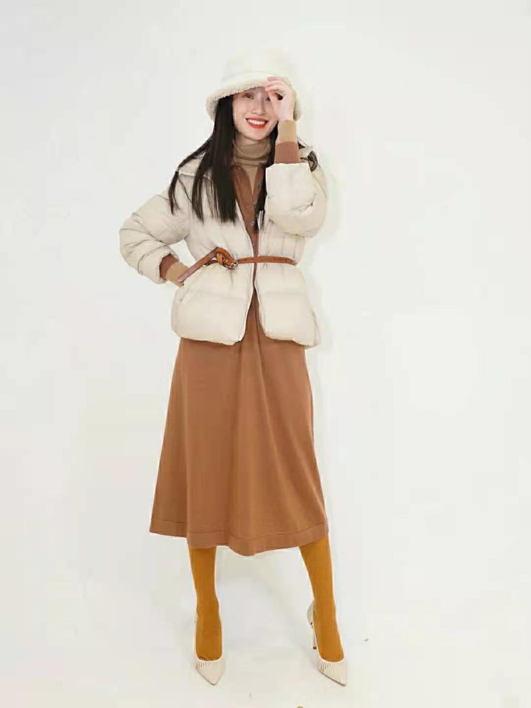 优衣库的羽绒服那么轻暖和吗,优衣库429467无缝羽绒服搭配