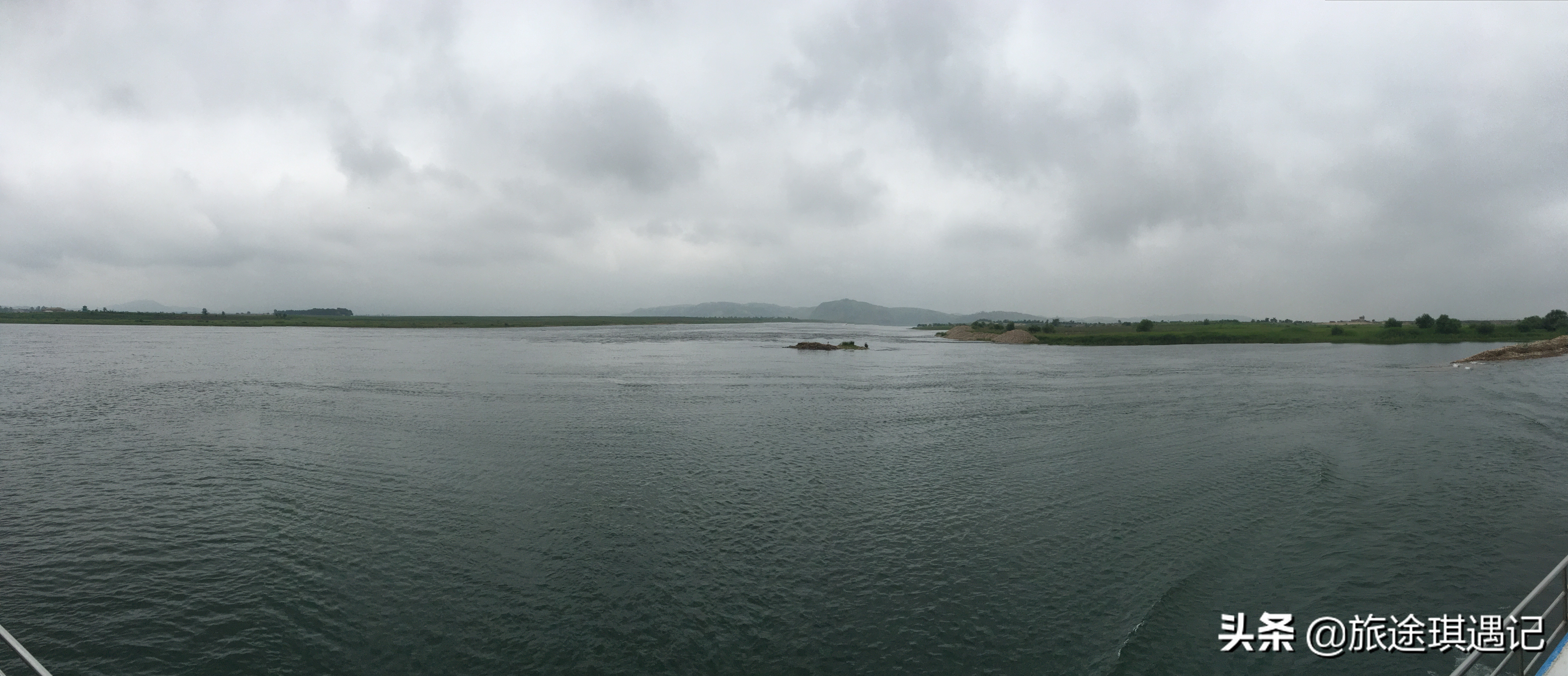 去丹东必打卡的两件事，游抗美援朝时跨过的鸭绿江，品特色黄蚬子