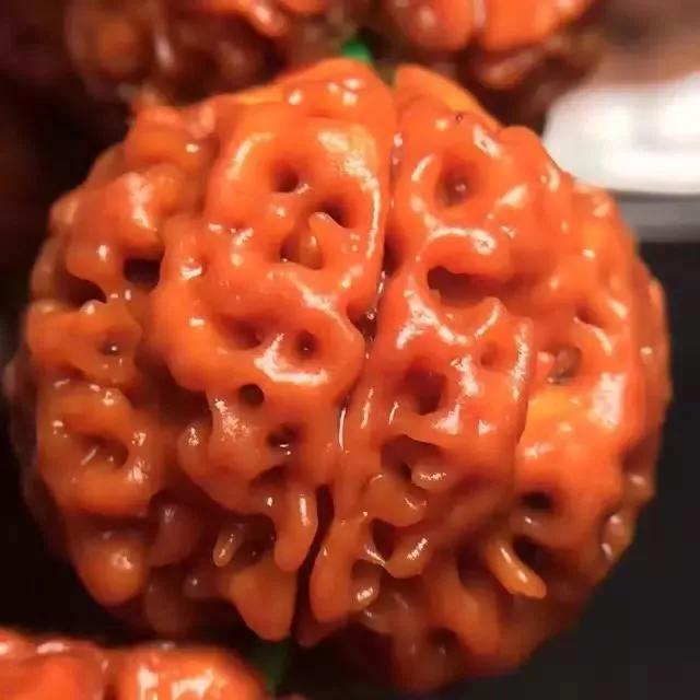 金刚菩提子纹路里面有小孔正常吗,金刚菩提啥样的纹路才是顶级的