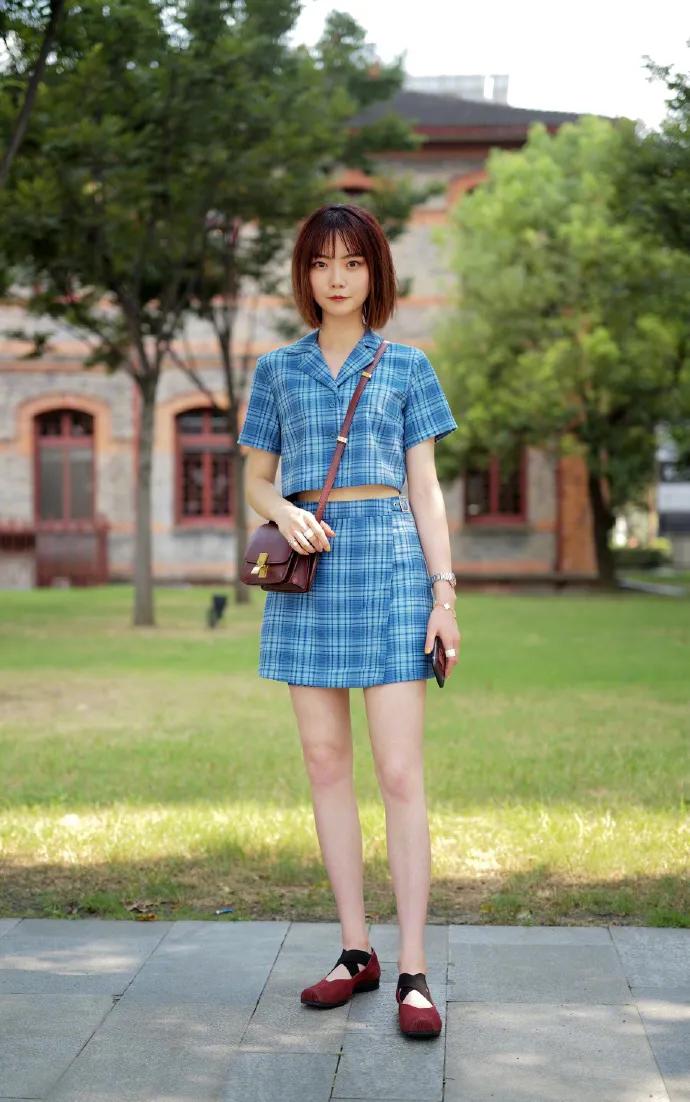 CelineClassicBox思琳经典盒子包穿搭示范