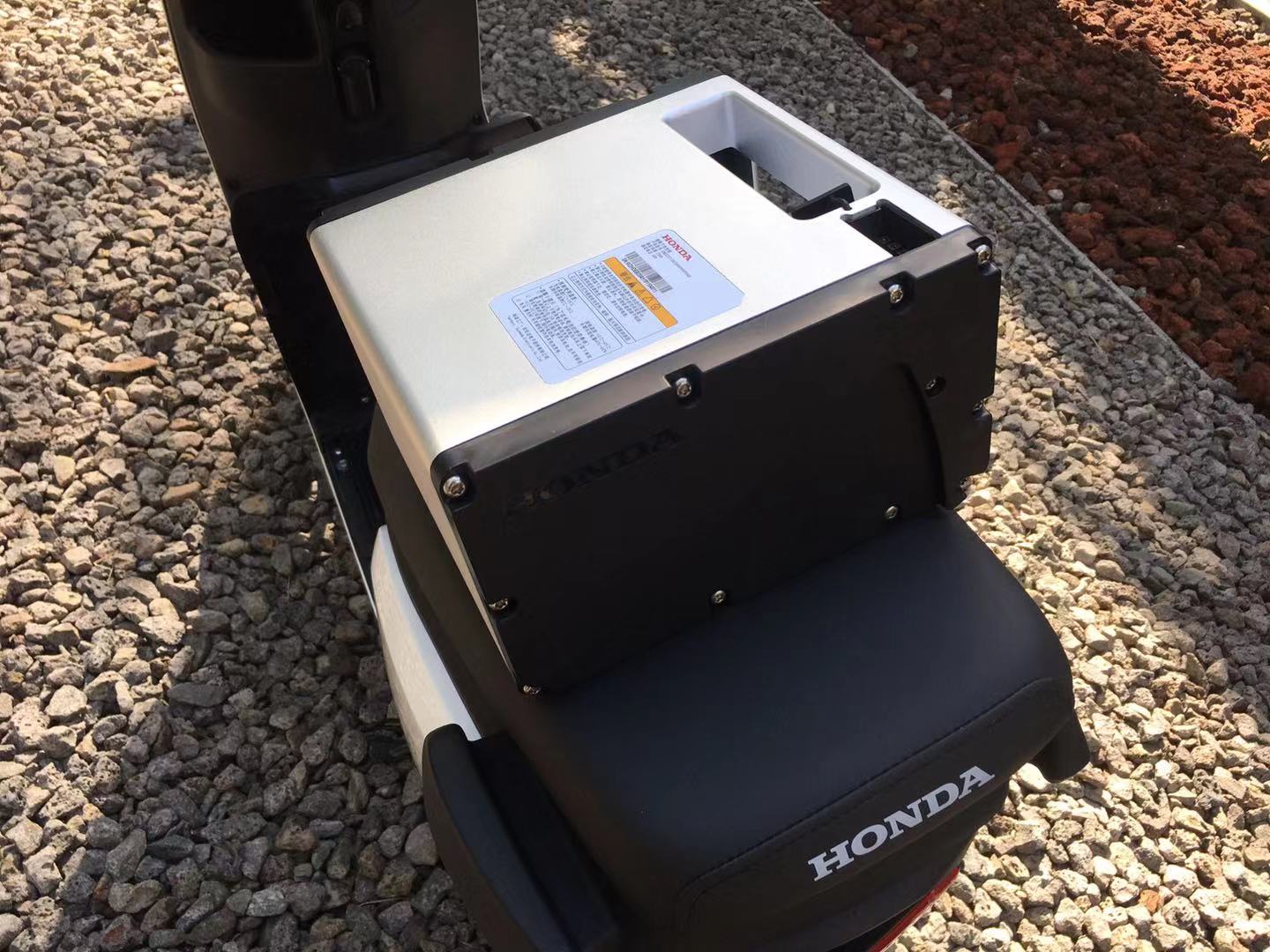 本田小龟遇到水打不着火,小龟电动车漏电