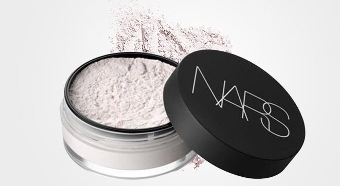 定妆喷雾与定妆粉哪个妆容效果好,修复妆容定妆粉