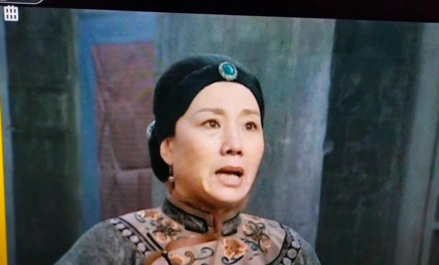 本是小家碧玉，受淫道鼓惑扯旗起事，祸倚福至，身首异处谁能断料