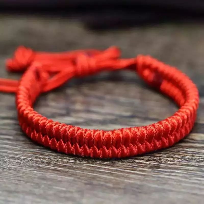 属马的适合戴什么生肖的手串,本命年戴什么生肖手串