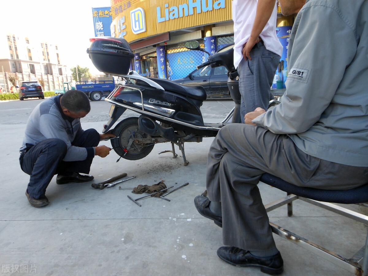 电动车爆胎有什么办法可以修补,电动车爆胎最好处理方法