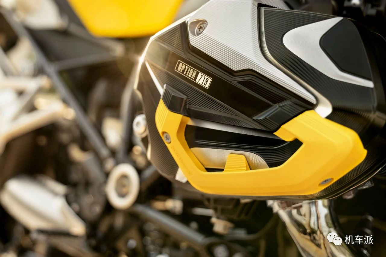 宝马2021款g310r舒适版,宝马g310gs漫画图