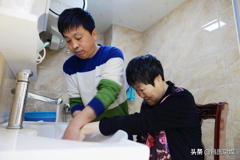 东北老爷们孝顺父母,东北老爷们儿的日常