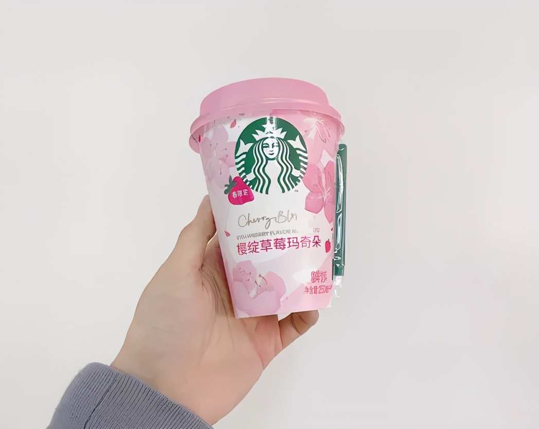 吃完樱花味零食，像被女仆装*男猛**暴打一顿