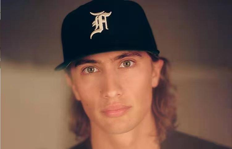 阿迪达斯fear of god (fear of god卫衣)