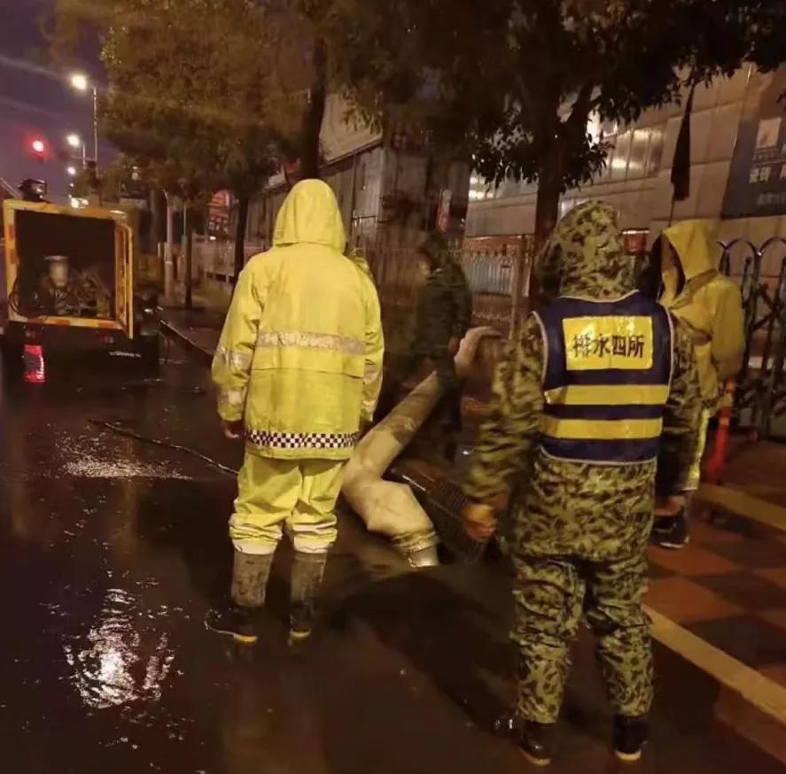 大风雷电暴雨指南,大范围暴雨雷电预警