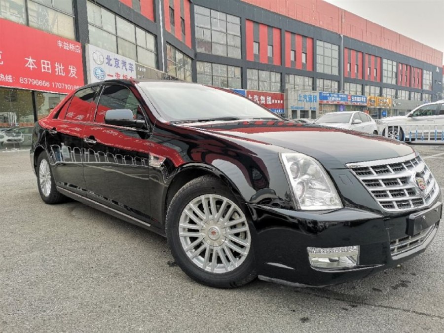 花9万元入手一辆2011年上牌二手凯迪拉克SLS赛威