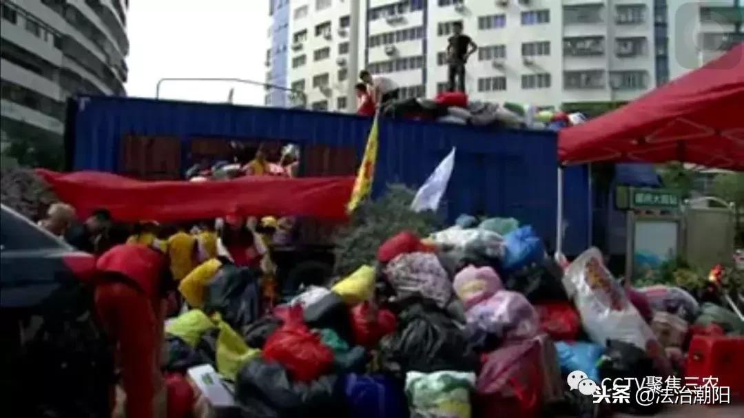 央视曝光的捐衣箱新骗局,社区捐衣箱内幕