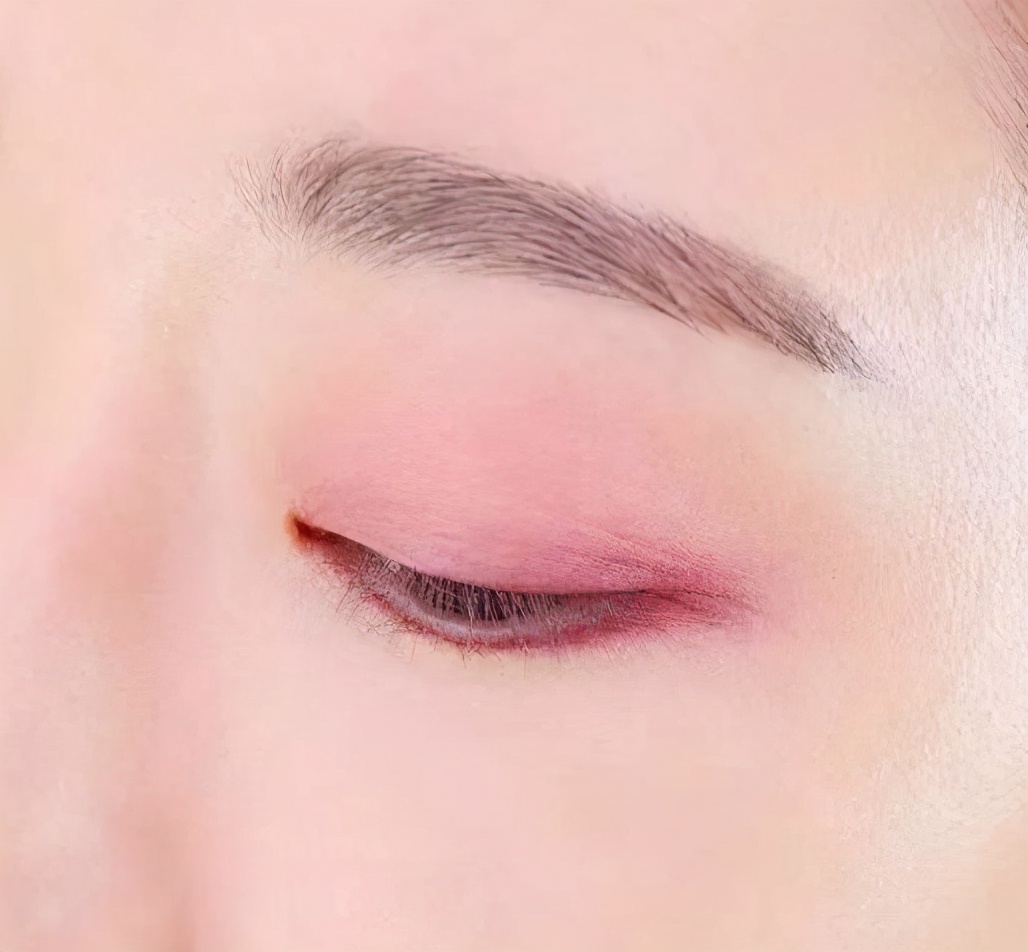 一支口红就能化全妆,用一支口红化全妆