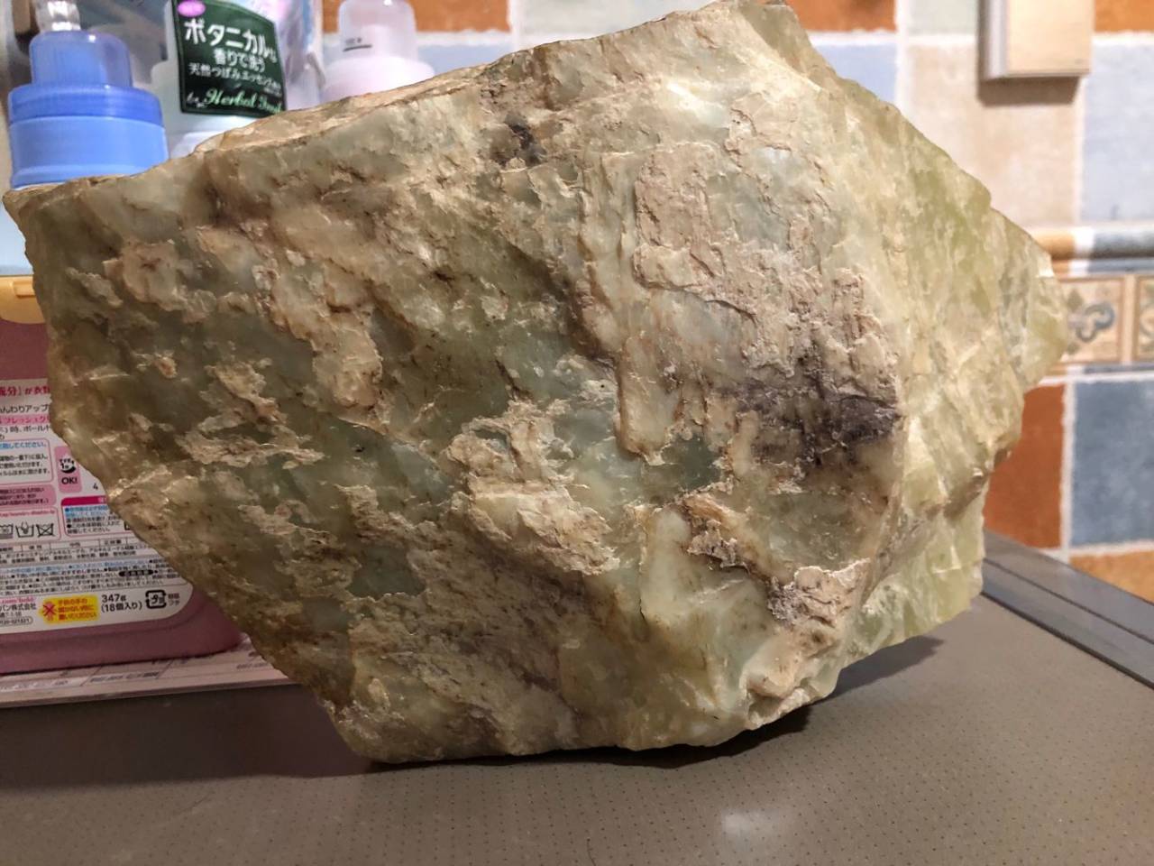 痛风性肾结石可以用激光碎石技术吗？