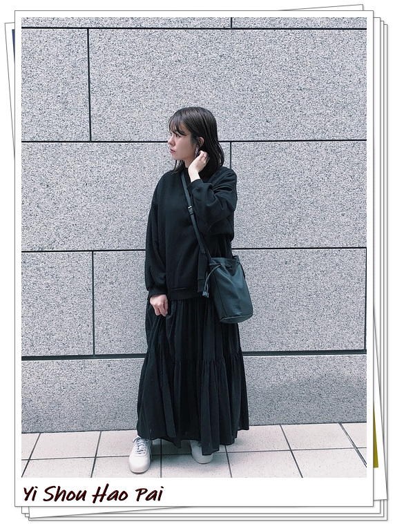 搭配休闲裙小黑鞋女款,连衣小黑裙搭配的小白鞋