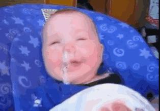 冬天洗完澡给宝宝擦什么好,几个月的孩子可以用洗鼻水