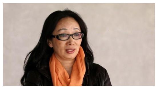 中国女老板身价,足坛最漂亮的女老板