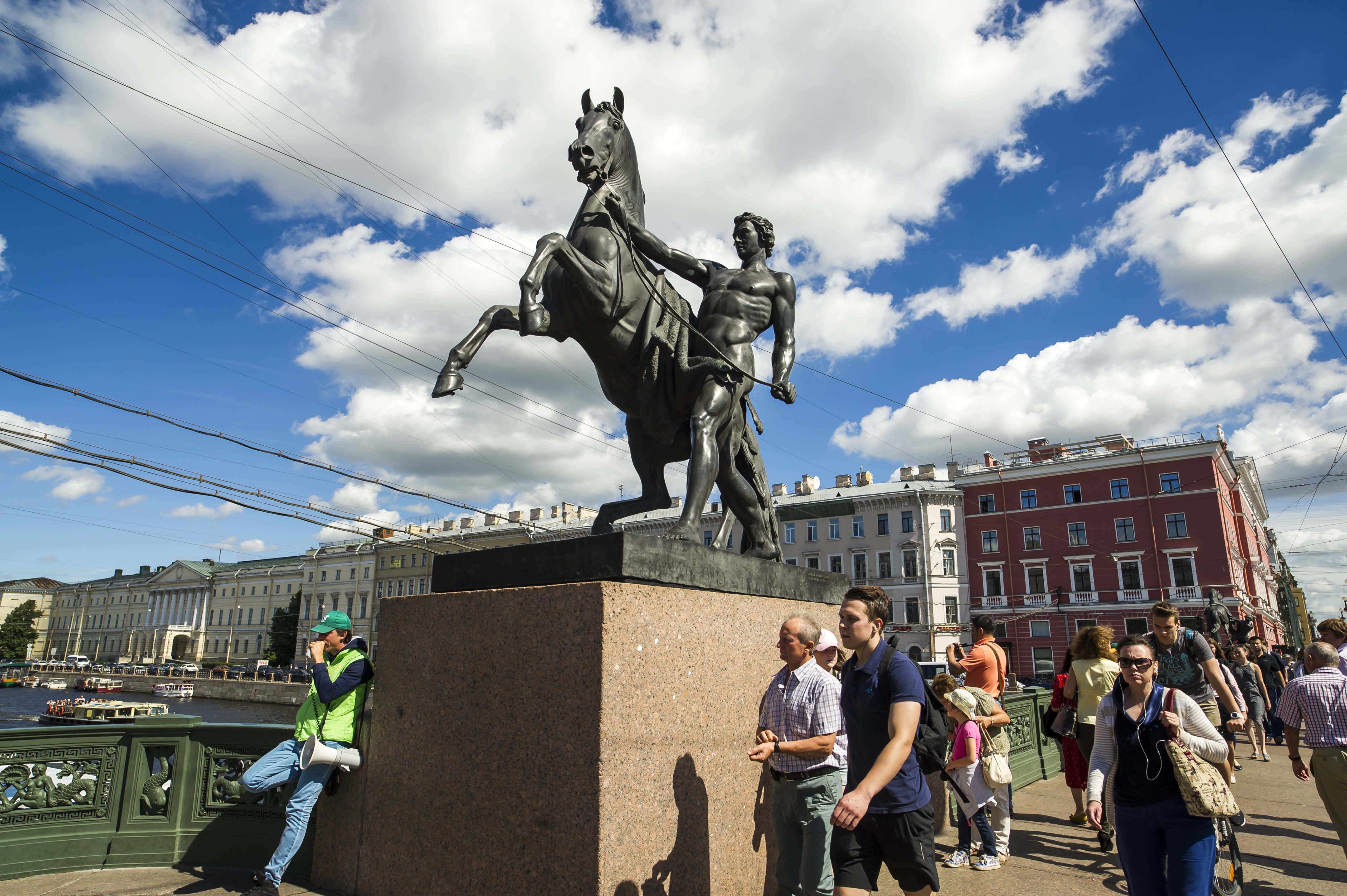 圣彼得堡景色迷人,圣彼得堡夏天的风景