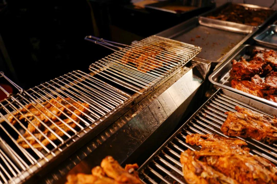 附近步行街美食推荐3-4人餐,人均30就能在江边尽享美食