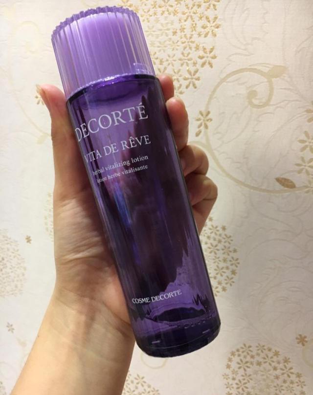 滋润保湿的平价爽肤水,好用的爽肤水紧致