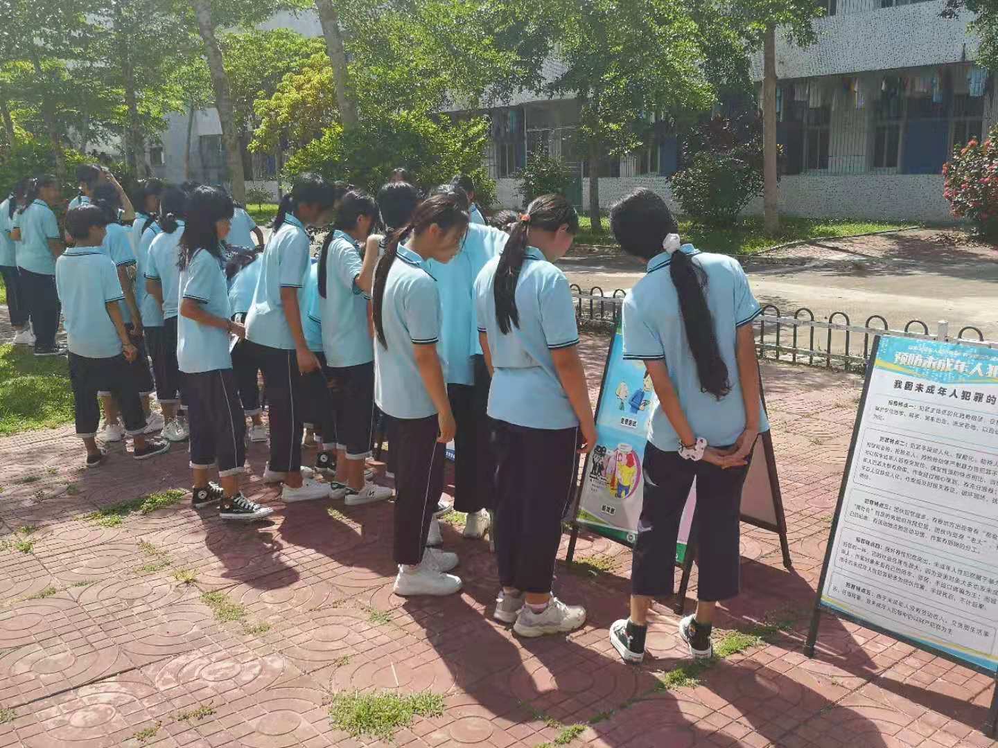 禁毒宣传进校园护航童年助成长,禁毒校园行活动简讯