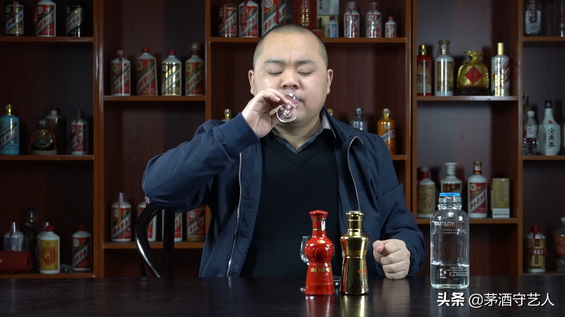 茅酒守艺人品剑南春,茅酒守艺人品尝习酒1988