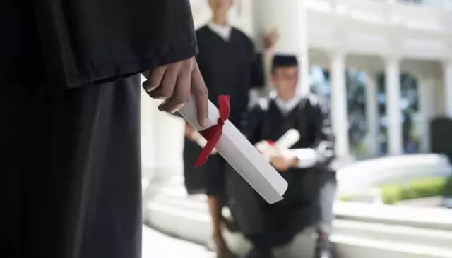 体育不及格不给毕业证,体育不及格初中能毕业吗