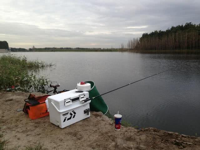 新手用钓箱好还是钓椅好,钓箱和钓椅该如何选择