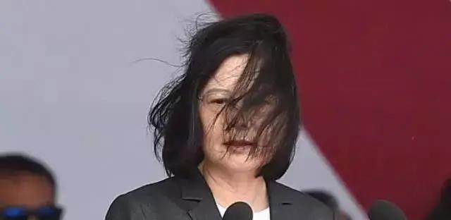 北京的警告绝非说说，解放军行动已实战化！蔡英文真要“歇菜”了