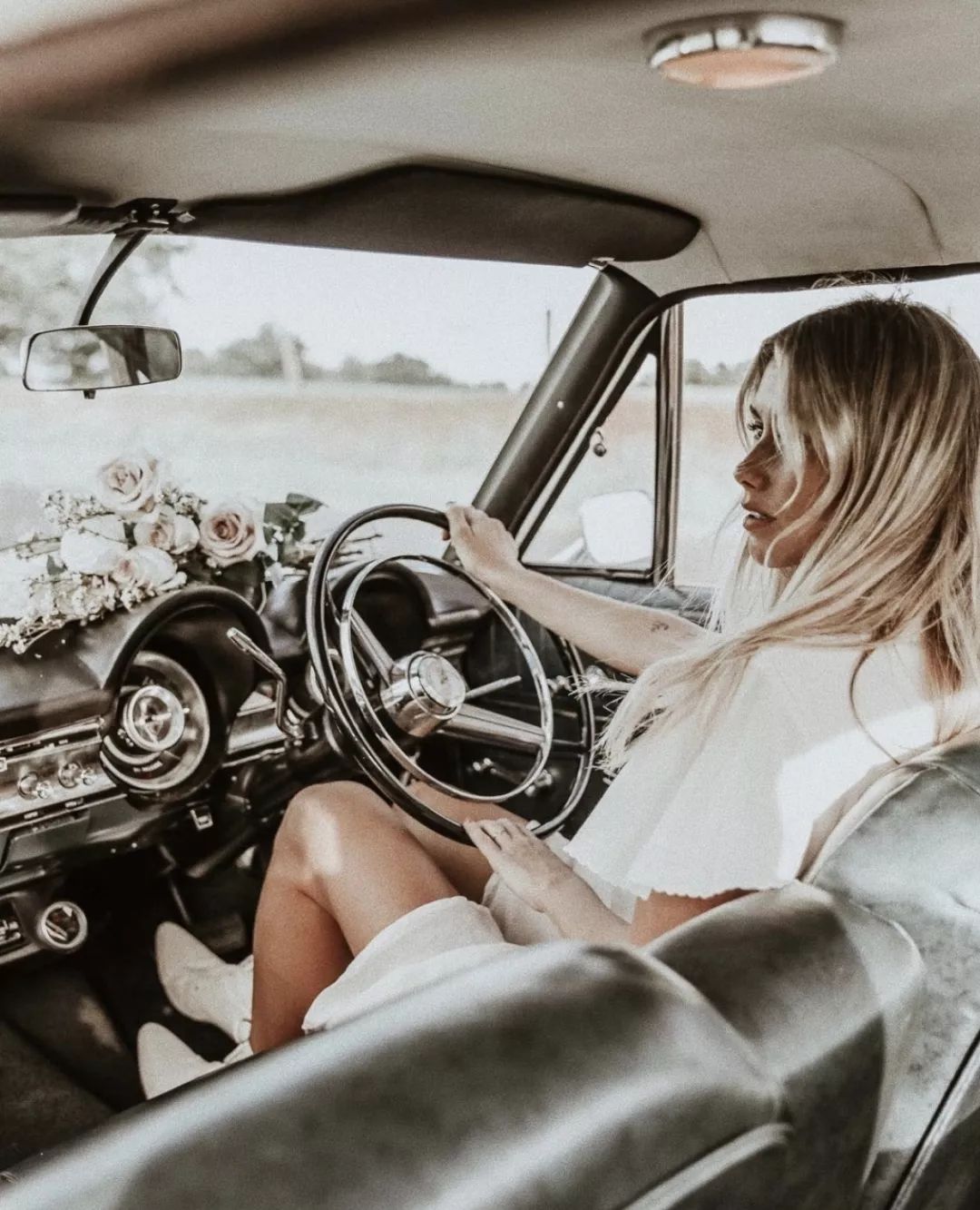 婚纱搭出时髦感｜不到百元的6件单品，手把手教给你