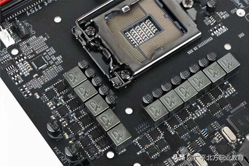 显卡供电插到cpu供电会烧毁主板吗,显卡供电和cpu供电占主板多少