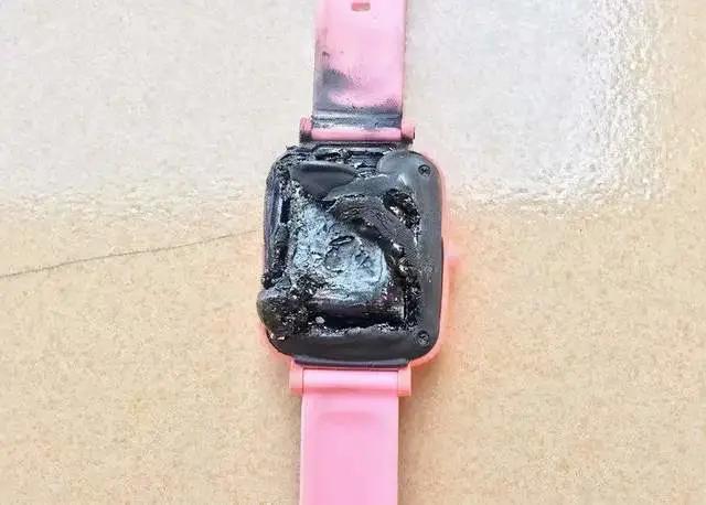 多少温度下儿童电话手表会自燃,儿童打电话手表发热有危险吗