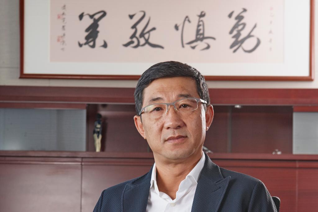 放弃年薪百万工作接手家族企业,放弃国企工作自己创业