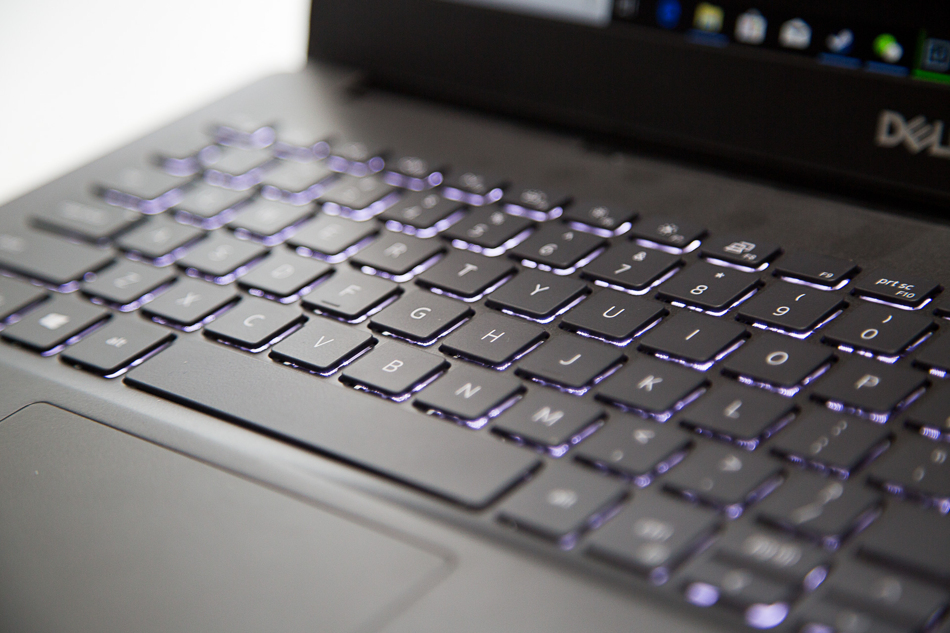 戴尔笔记本灵越700015评测,轻薄本dell灵越续航一般多久