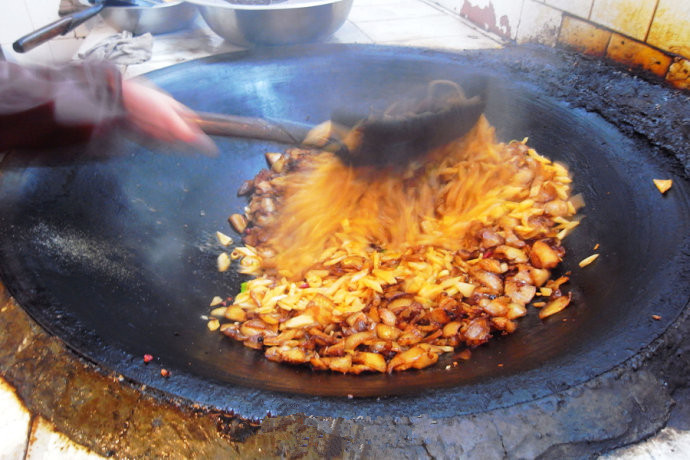 回味老式大锅菜,千年不变的大锅菜