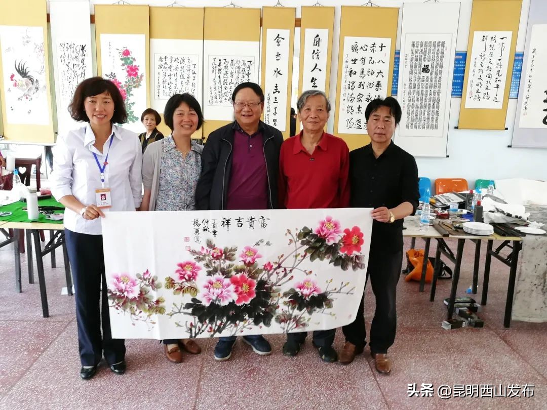 党建引领实施三红工程,社区党员学党史活动特色