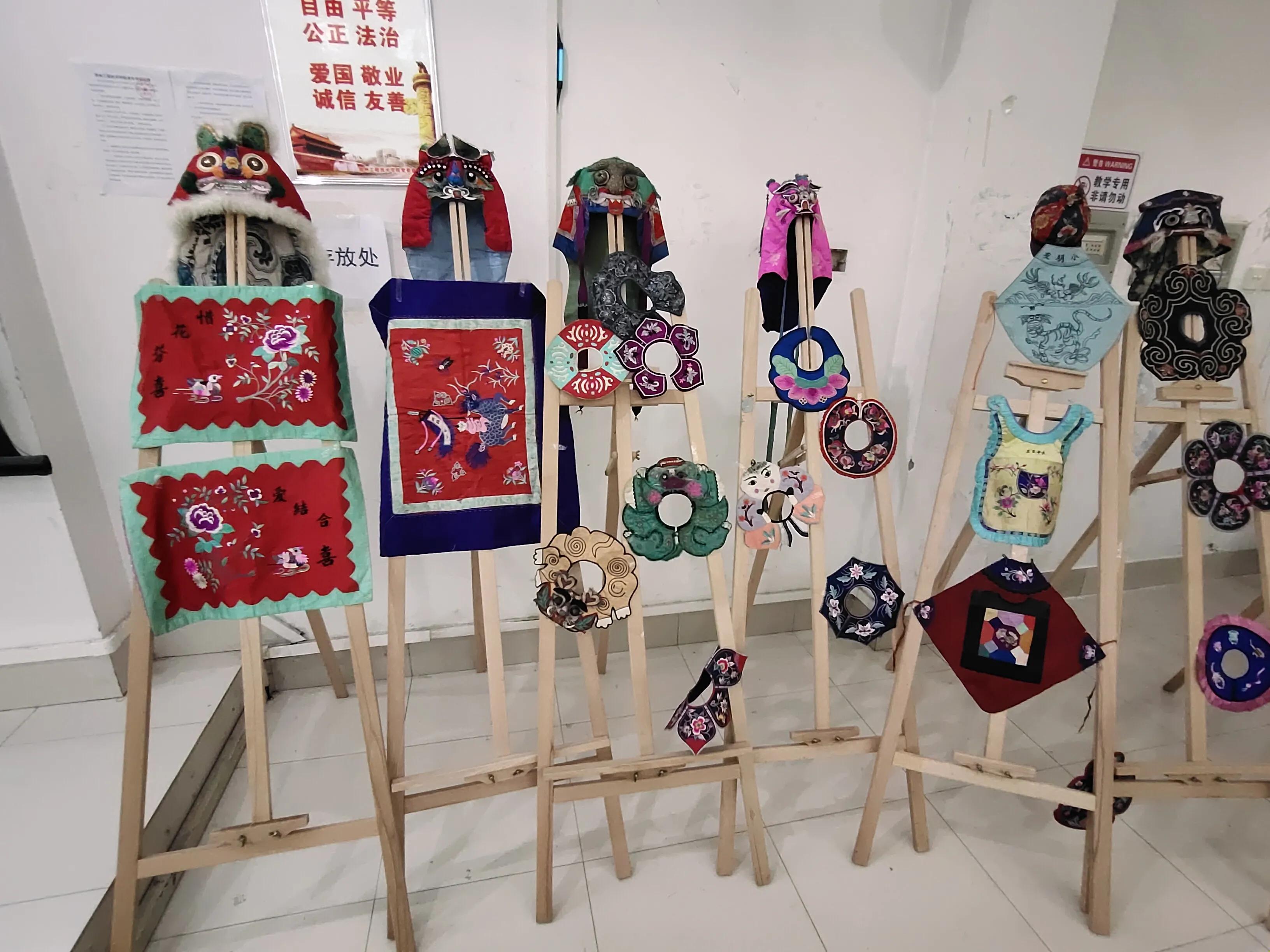 少数民族服装与服饰传承,儿童传统服饰