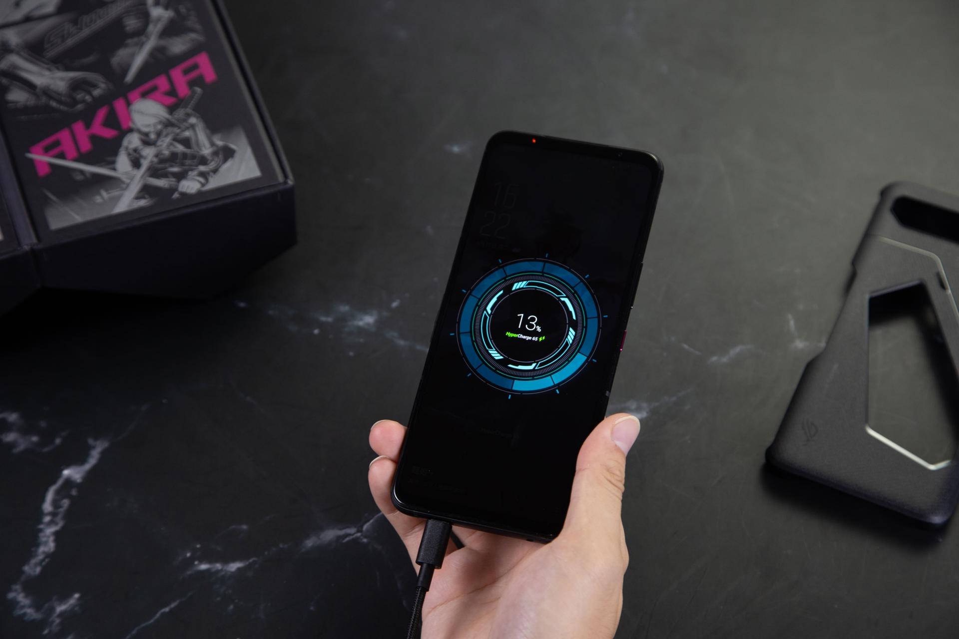 144Hz+骁龙888Plus很耗电？看ROG游戏手机5s坚持一整天不充电