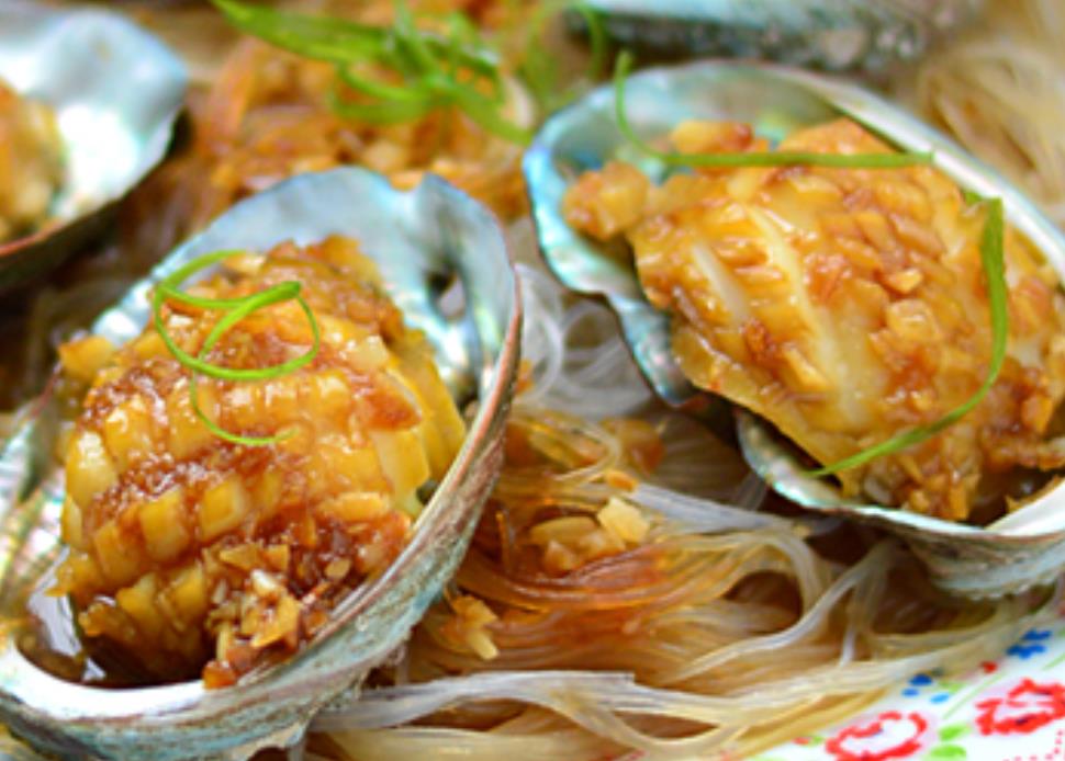 怎么做鲍鱼肉质不老而且嫩,过年鲍鱼怎么做好吃又简单