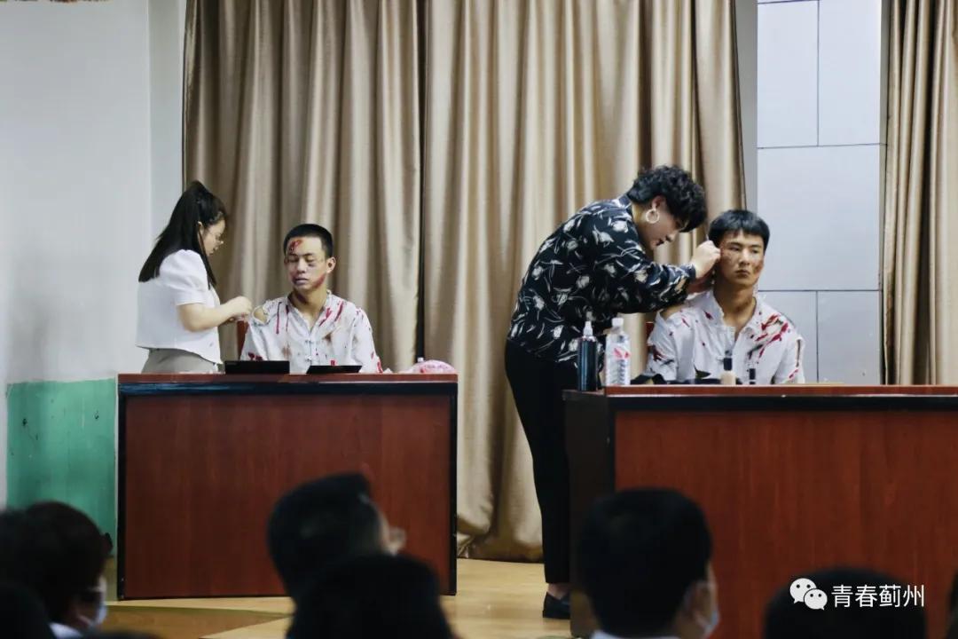 穿越怎么装备头饰,穿越的话带什么比较好