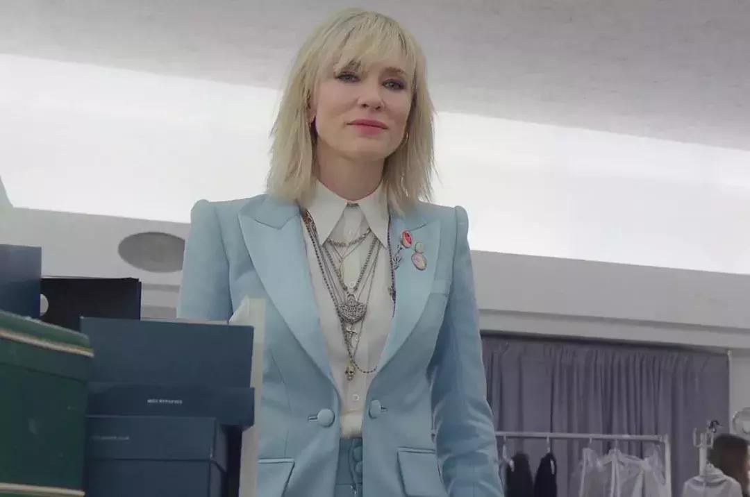 鐬掑ぉ杩囨捣鏃惰,鐬掑ぉ杩囨捣鏈嶈