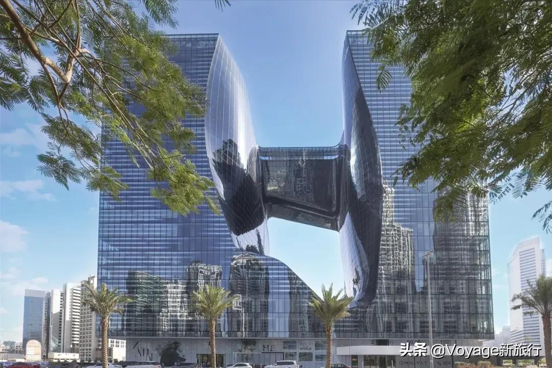 不可多得的扎哈遗作，这家最新开幕的未来感酒店，仿佛睡在酷炫的太空飞船里！