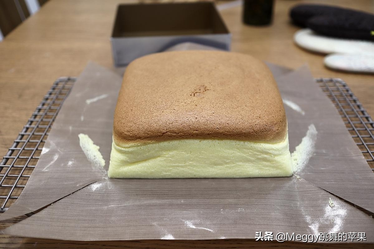 古早蛋糕和戚风蛋糕蛋白打发区别,蛋白打发到什么程度蛋糕才会柔软