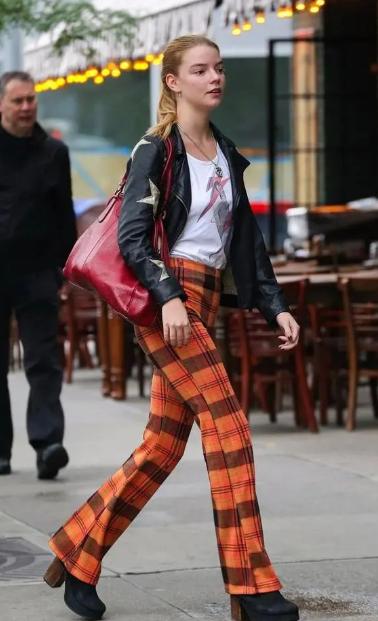 打*裤底**就要失宠了，今年大家都在穿“豆腐裤”，遮肉显高还时髦