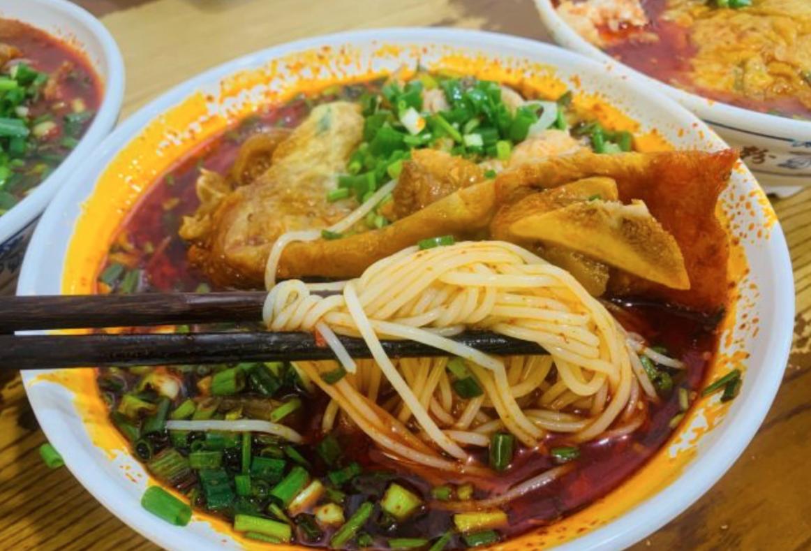 郴州当地特色美食鱼粉,湖南郴州小吃